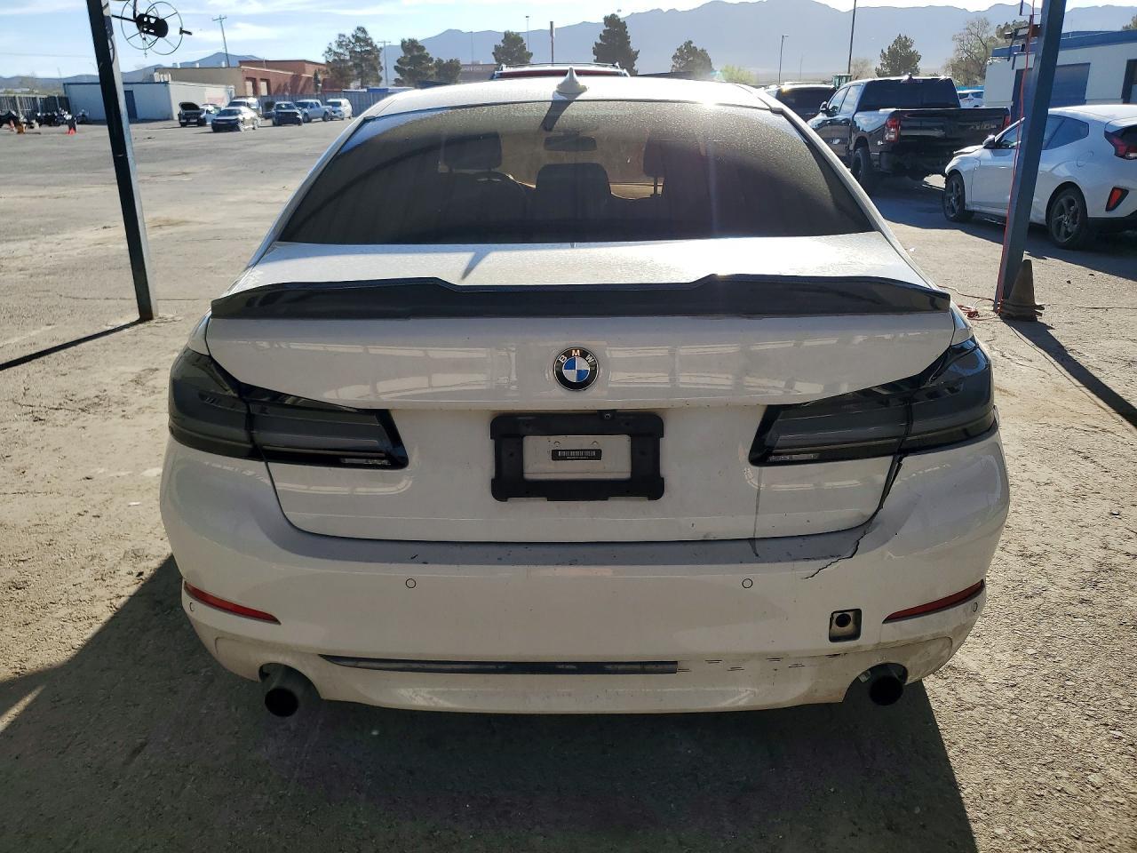 2020 BMW 530 I - Фото 6