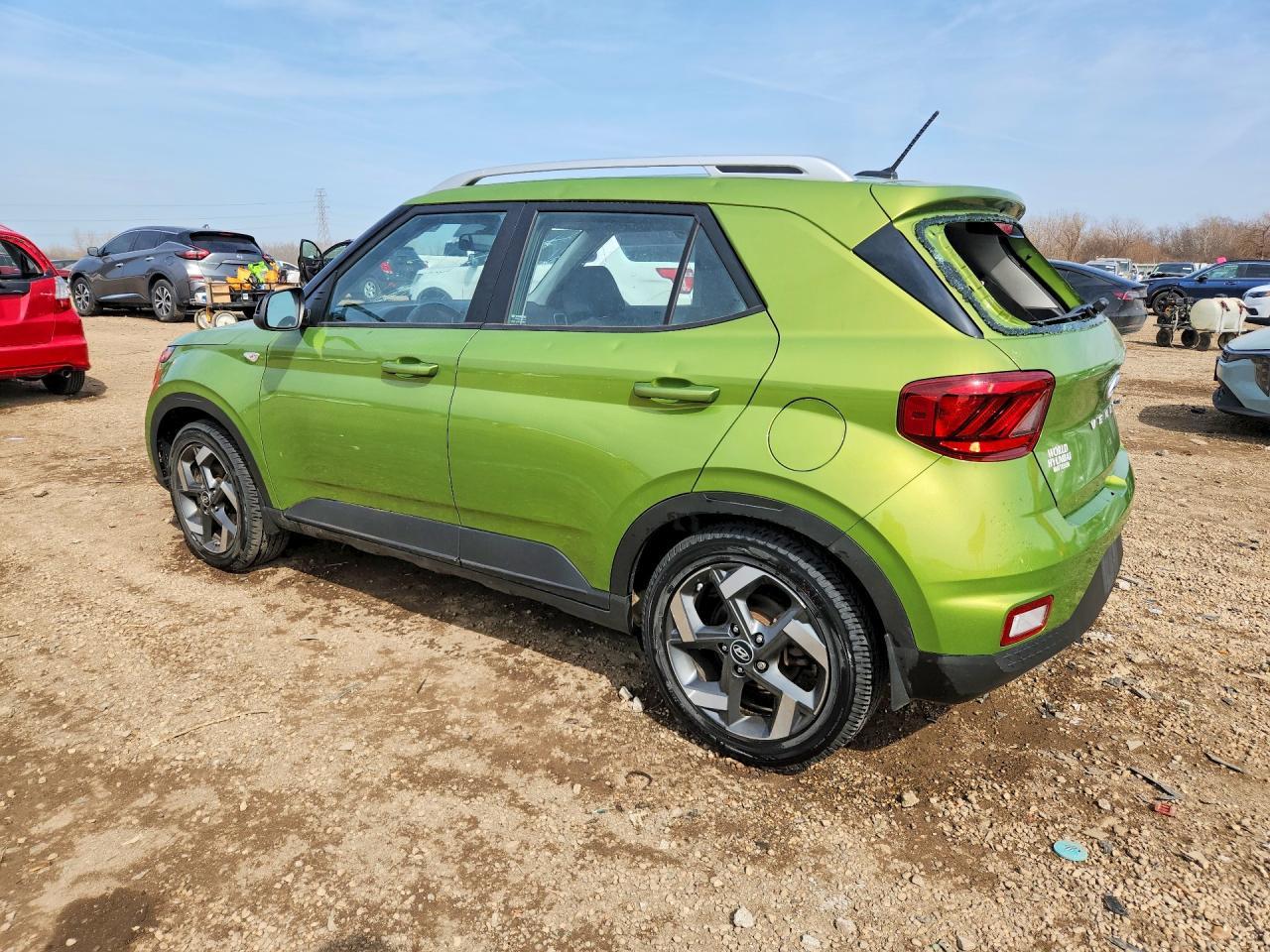 2023 Hyundai Venue Sel - Image 2