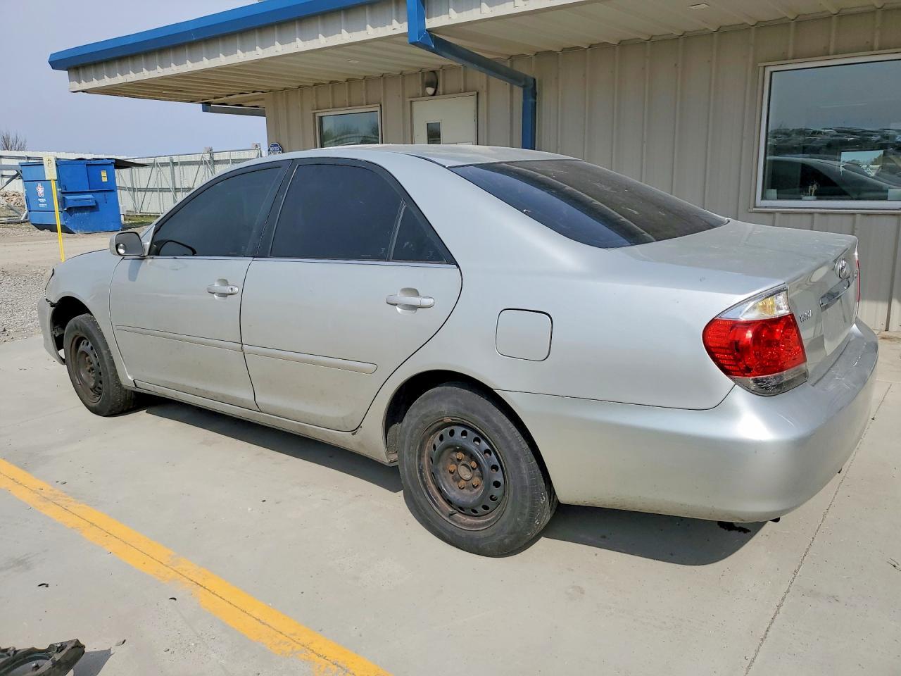 2005 Toyota Camry Le - Фото 2