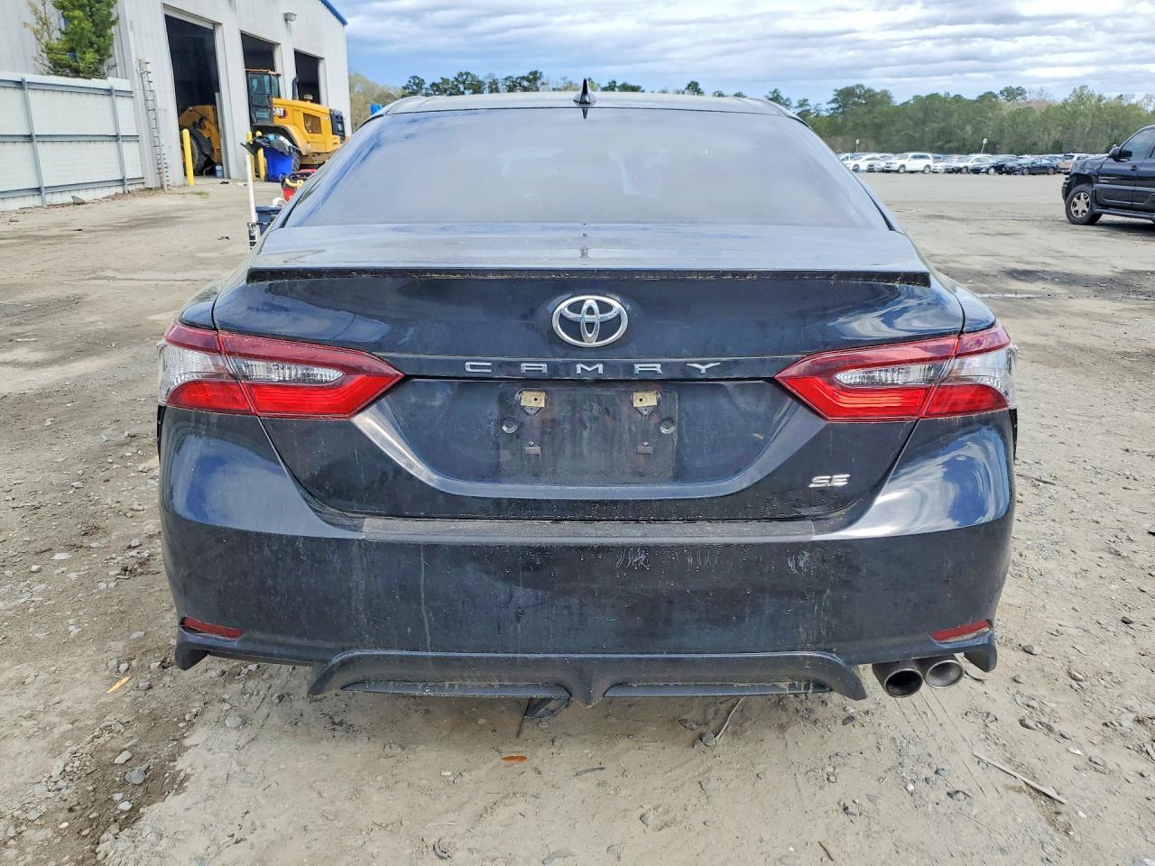 2021 Toyota Camry Se - Фото 6