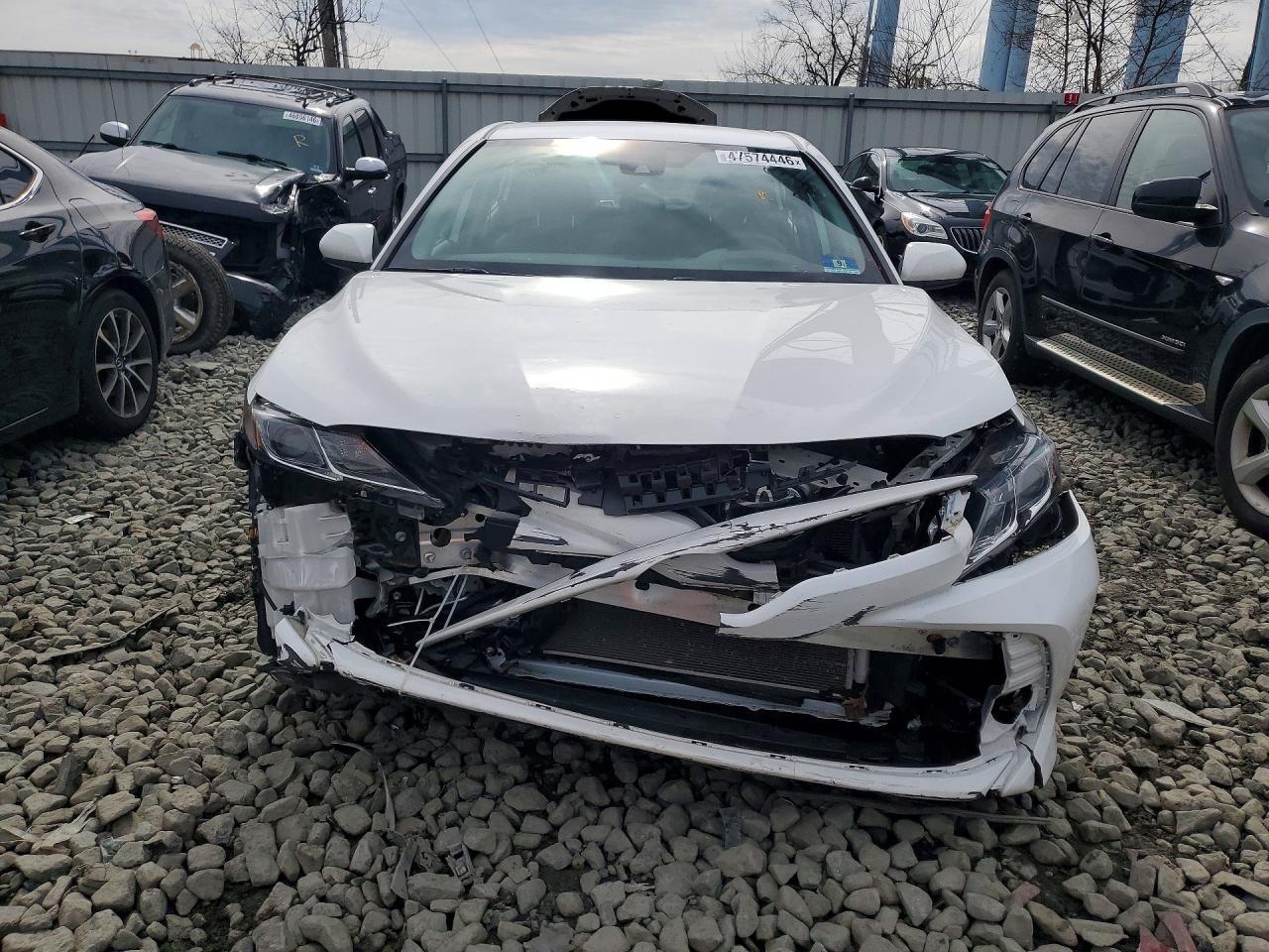 2020 Toyota Camry Le - Image 5