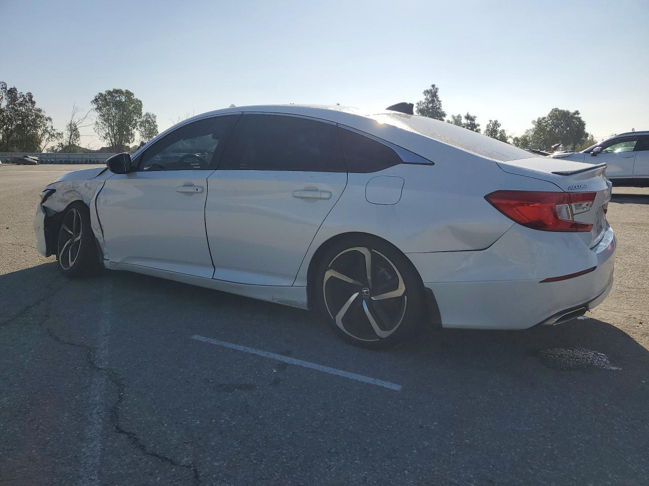 2021 Honda Accord Sport - Фото 2