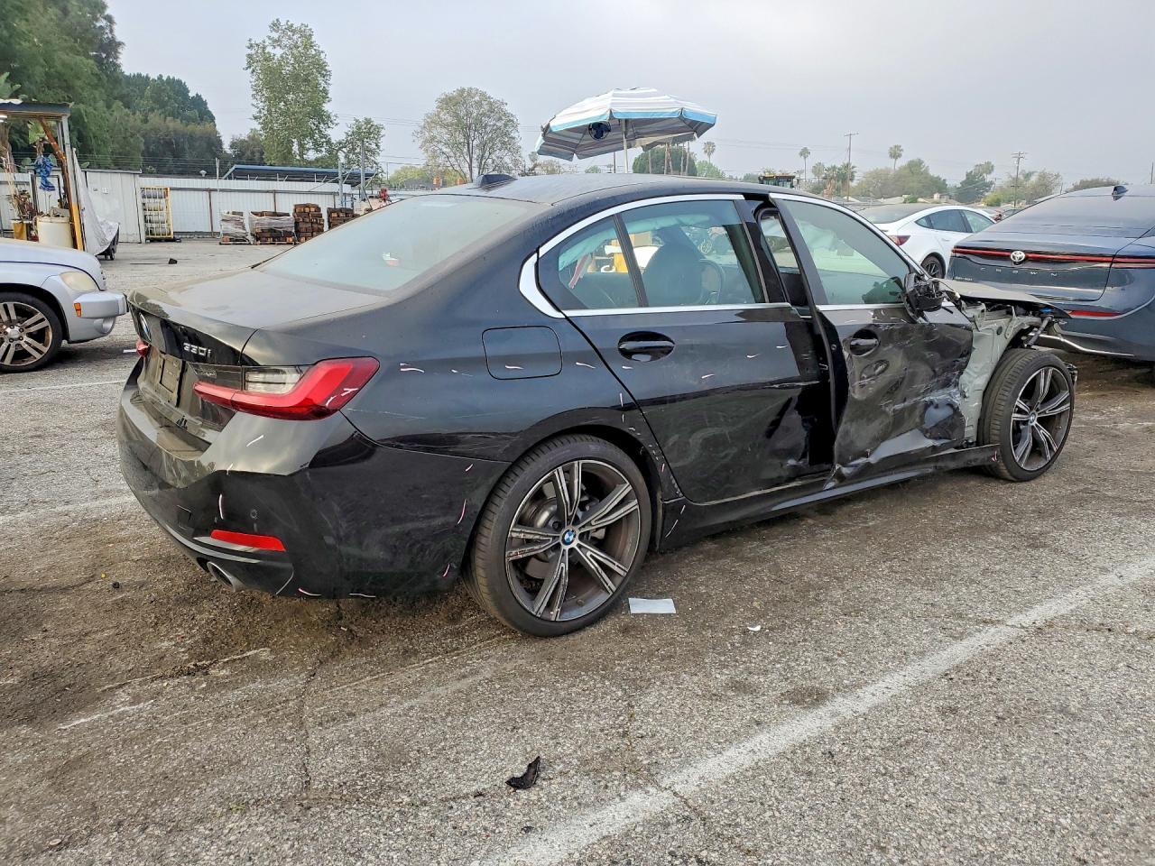 2024 BMW 330I - Фото 3