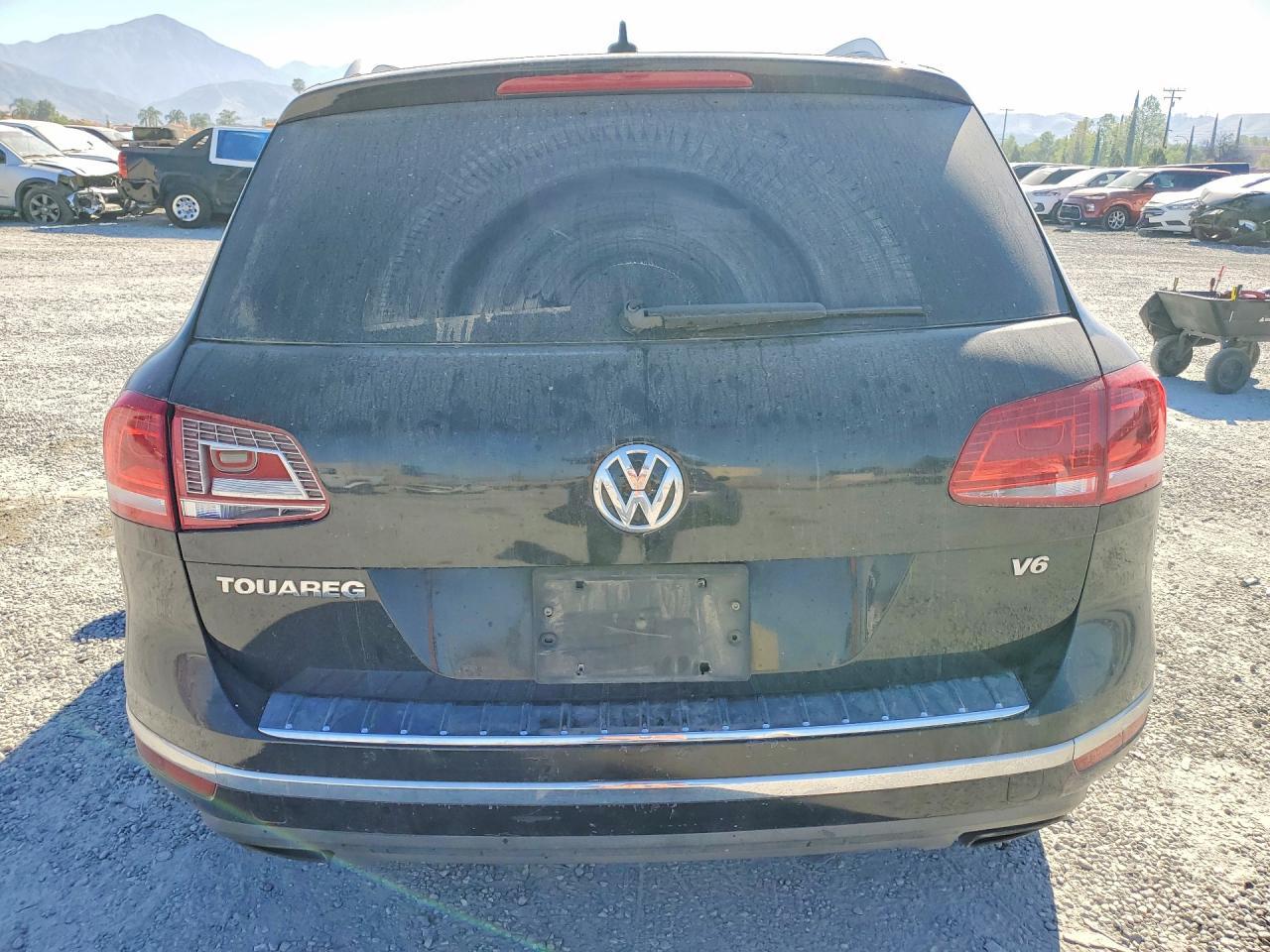 2015 Volkswagen Touareg V6 - Image 6