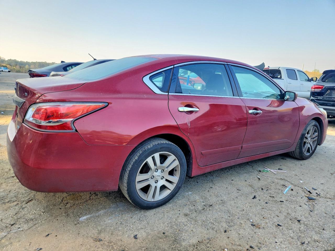2014 Nissan Altima 2.5 - Image 3