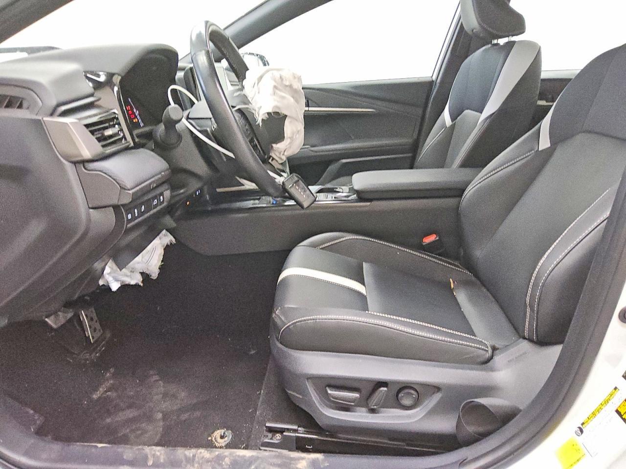 2025 Toyota Camry Se - Image 7