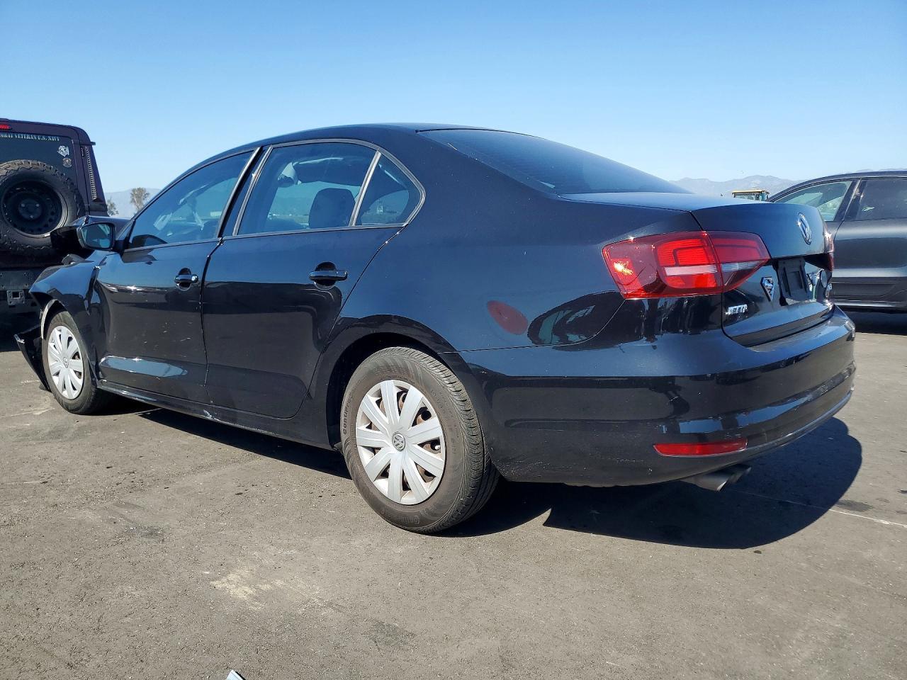 2016 Volkswagen Jetta - Фото 2