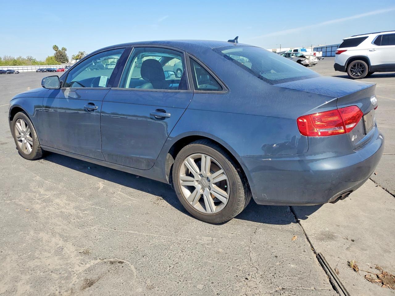 2011 Audi A4 Premium - Фото 2