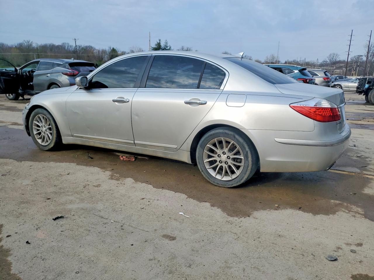 2010 Hyundai Genesis 3.8L V6 - Фото 2