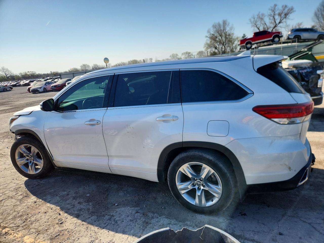 2019 Toyota Highlander Limited - Image 2