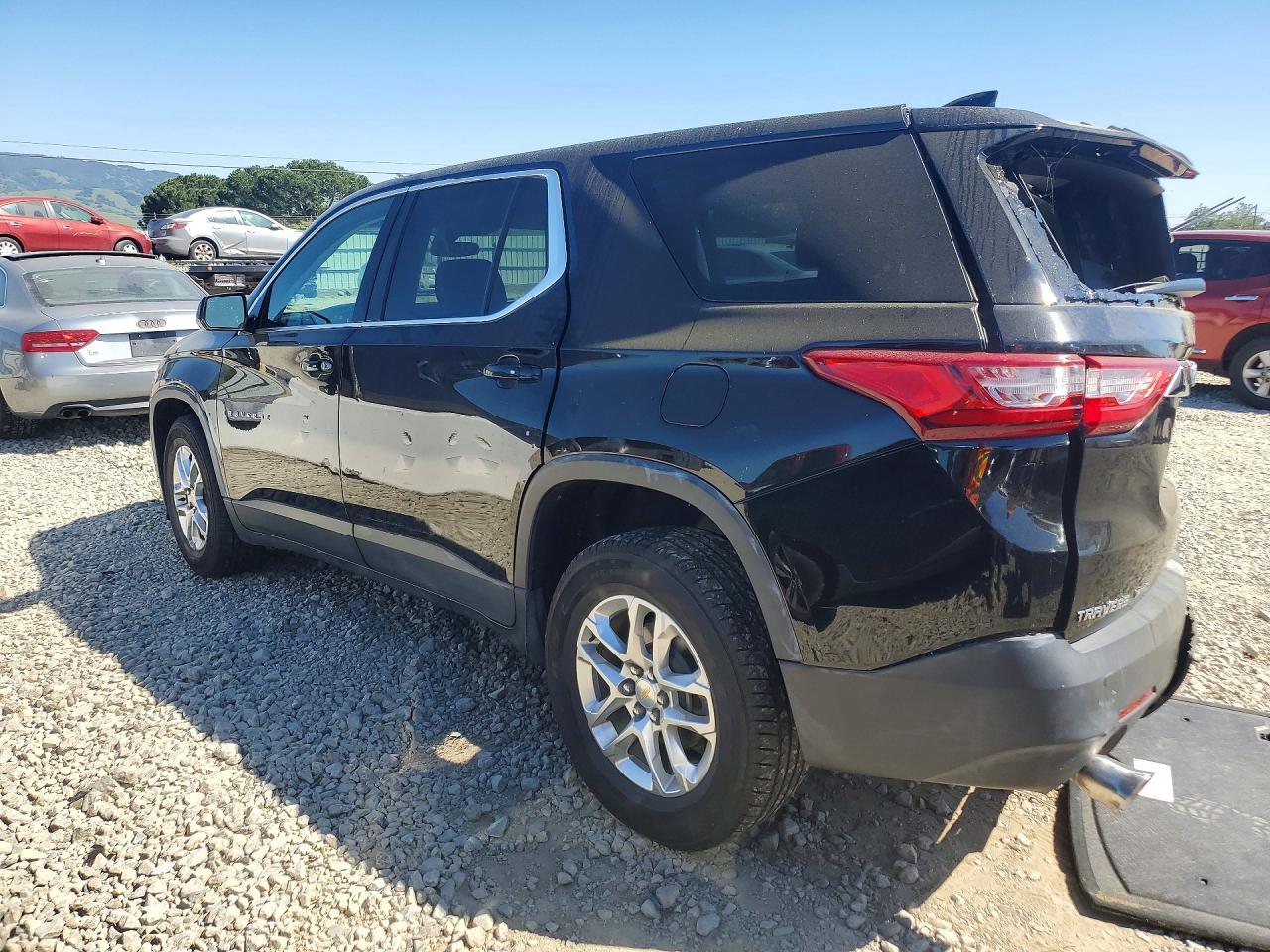 2019 Chevrolet Traverse Ls - Фото 2