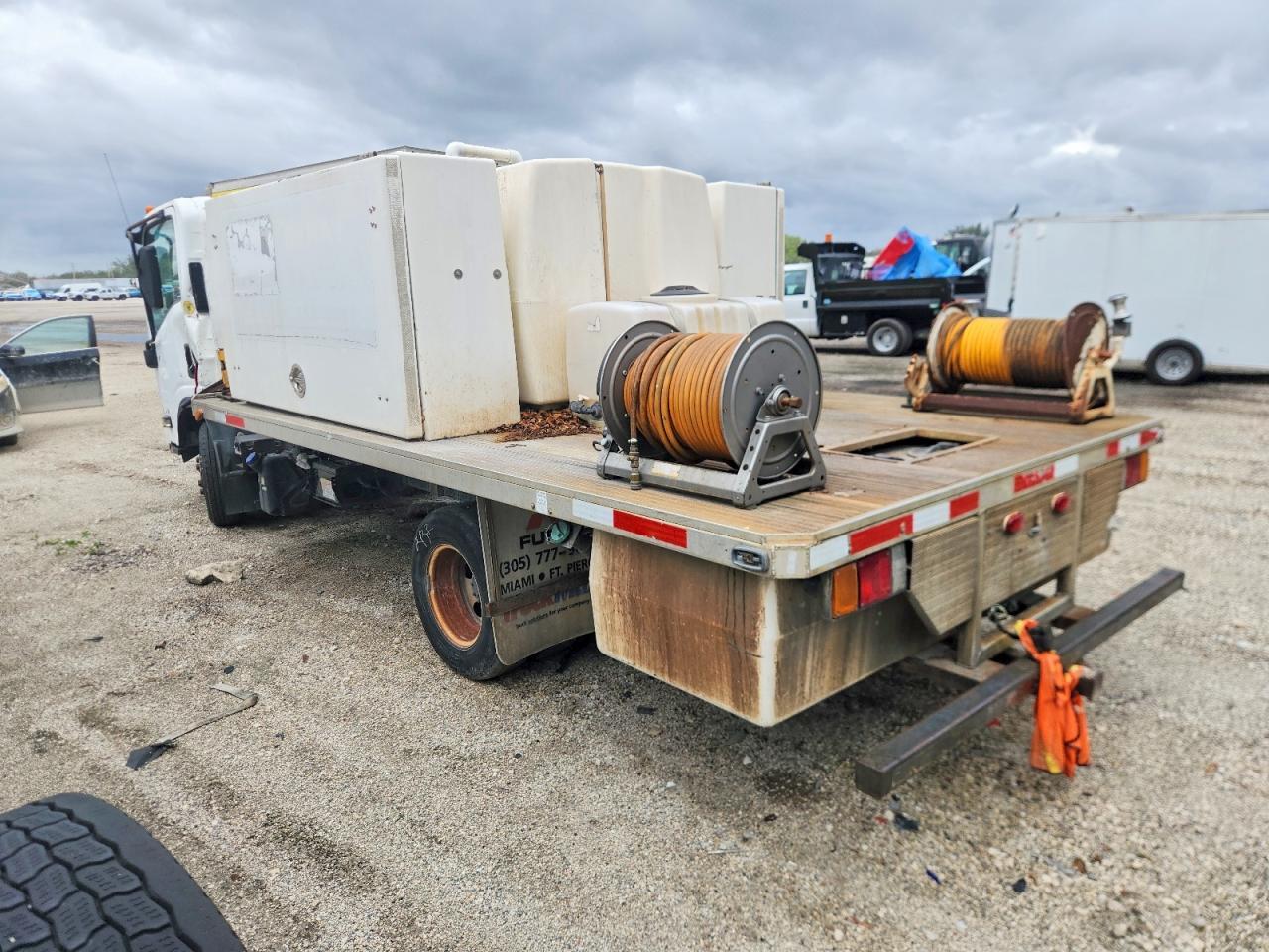 2011 Isuzu Npr - Flat Bed Truck - Image 3