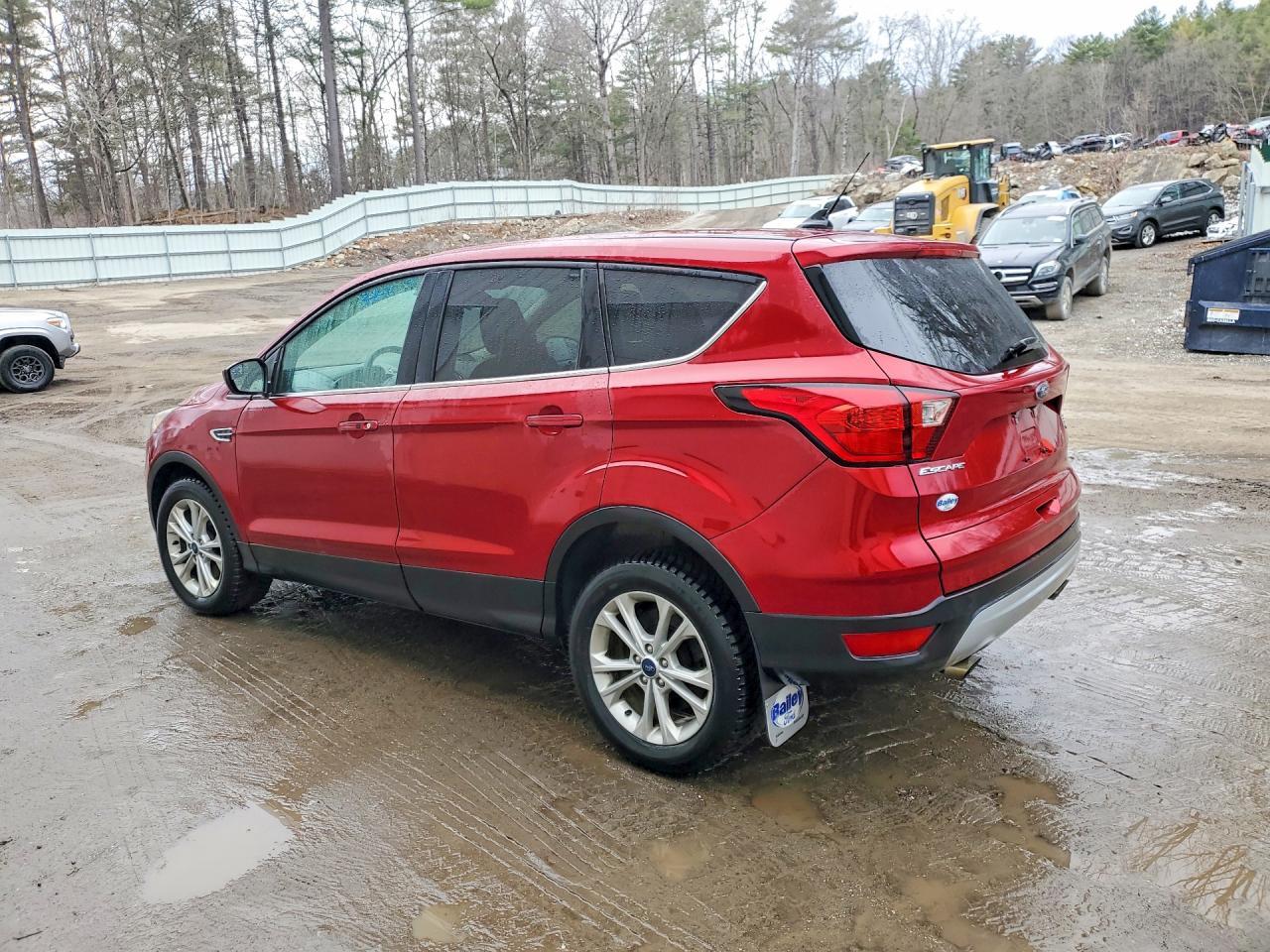2019 Ford Escape Se - Фото 2