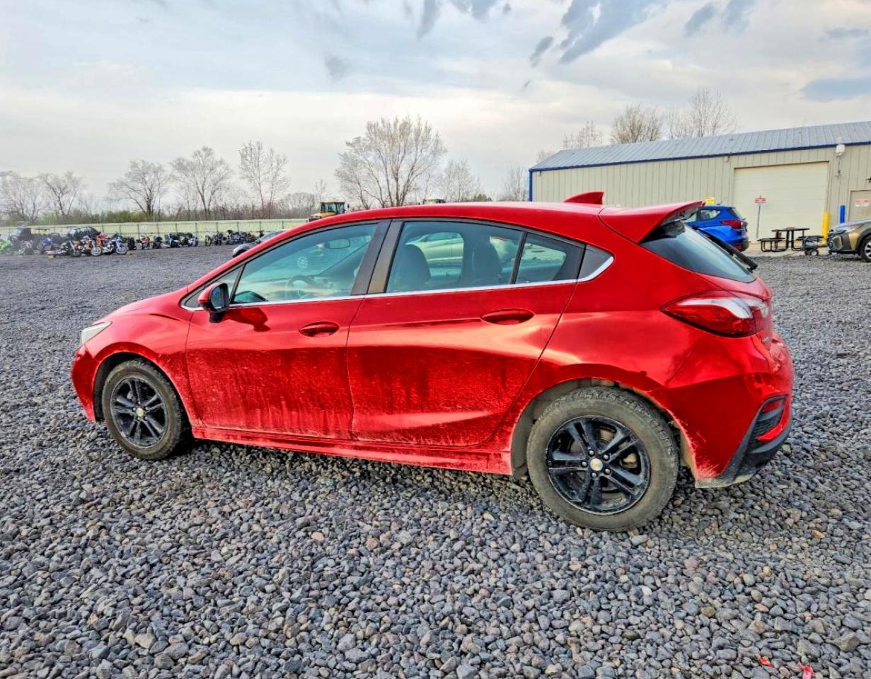 2017 Chevrolet Cruze Lt - Image 2