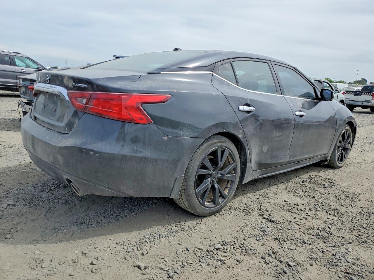 2017 Nissan Maxima Platinum - Image 3