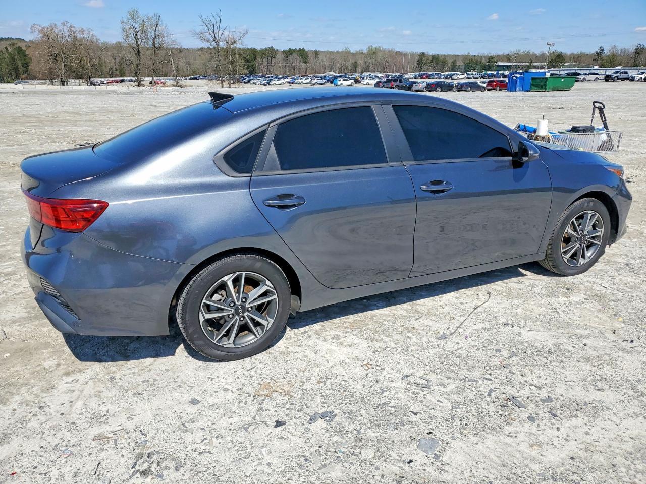 2022 Kia Forte Fe - Фото 3