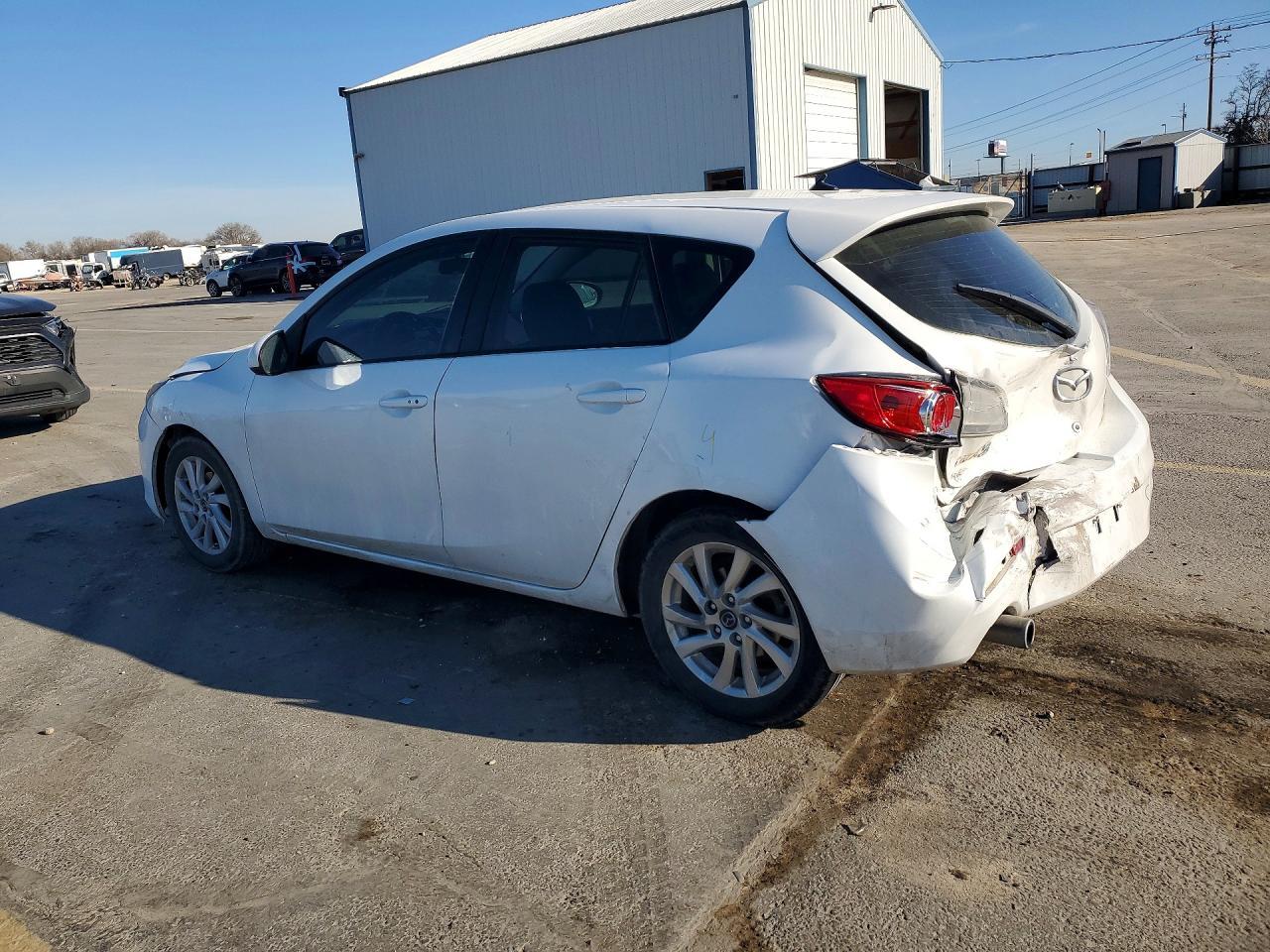 2013 Mazda 3 I - Image 2