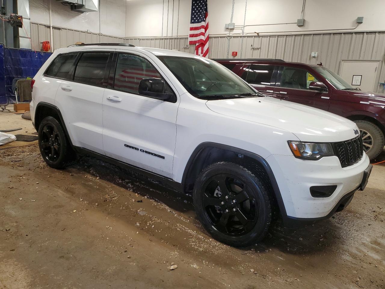 2020 Jeep Grand Cherokee Laredo - Фото 4