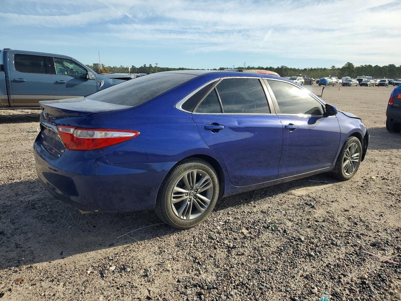 2015 Toyota Camry Se - Фото 3