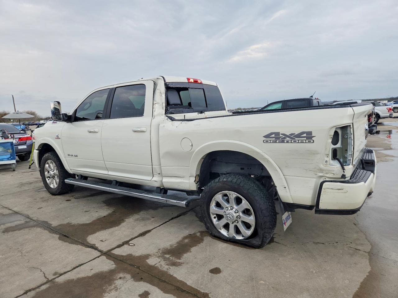 2022 Ram 2500 Laramie - Фото 2