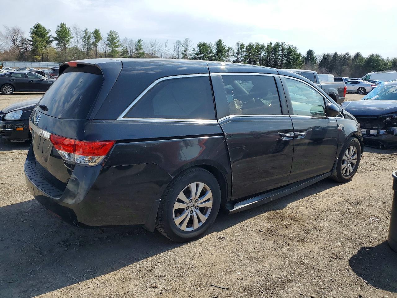2014 Honda Odyssey Ex - Image 3