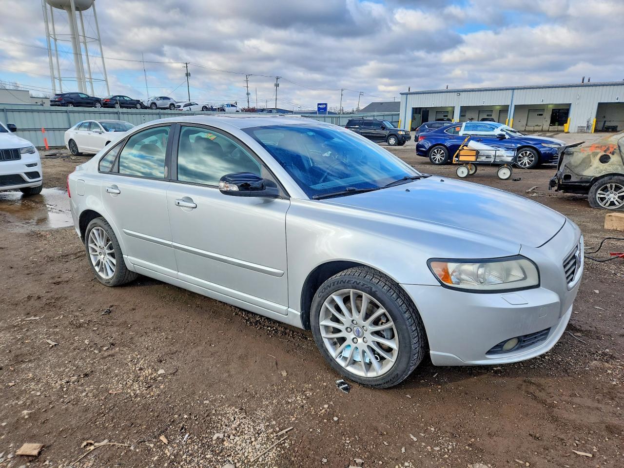 2010 Volvo S40 2.4I - Фото 4
