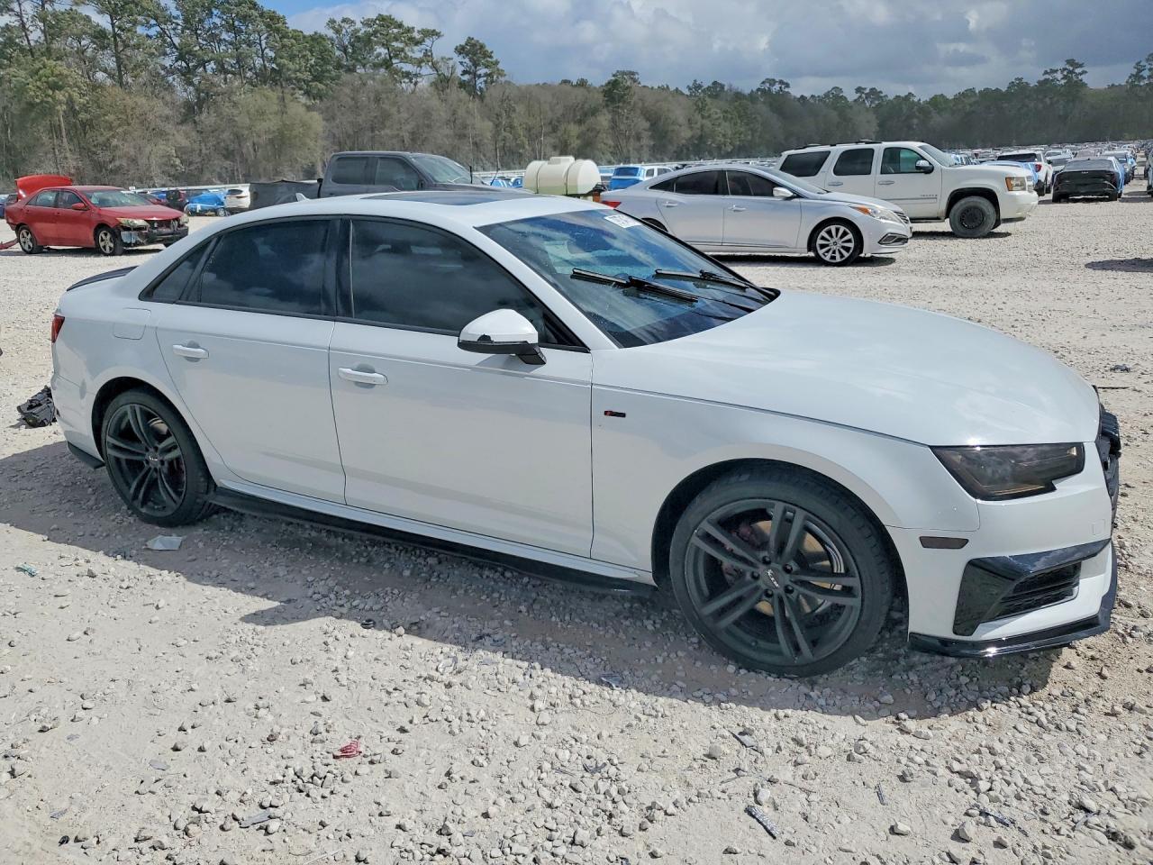 2018 Audi A4 Premium - Фото 4