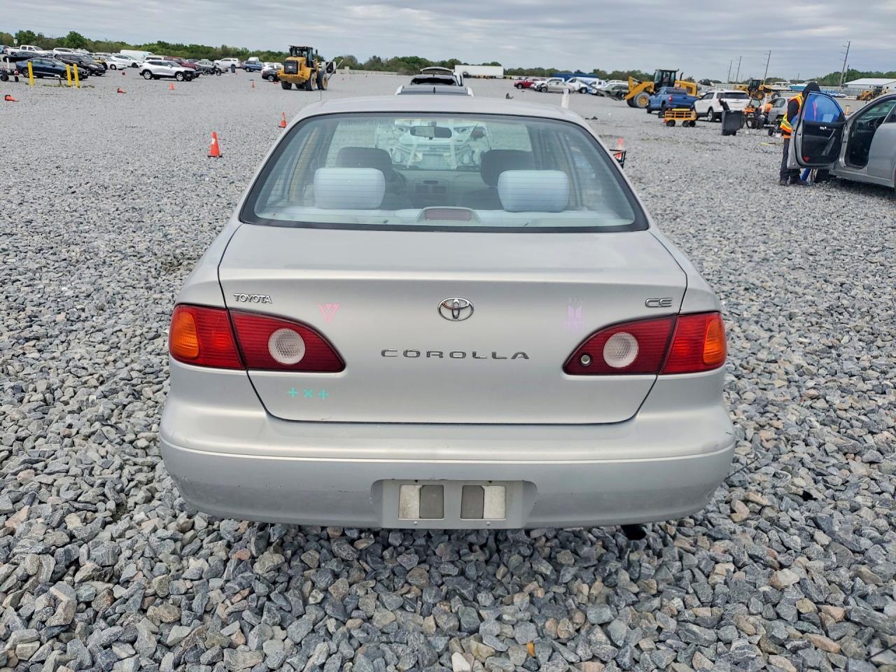 2002 Toyota Corolla Ce - Фото 6