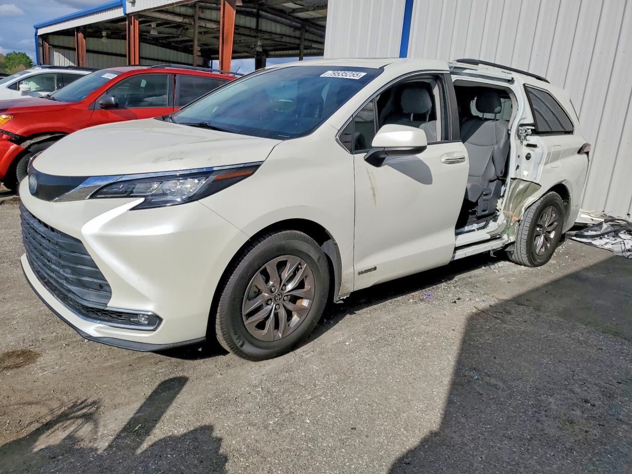 2021 Toyota Sienna Xle 8-Passenger