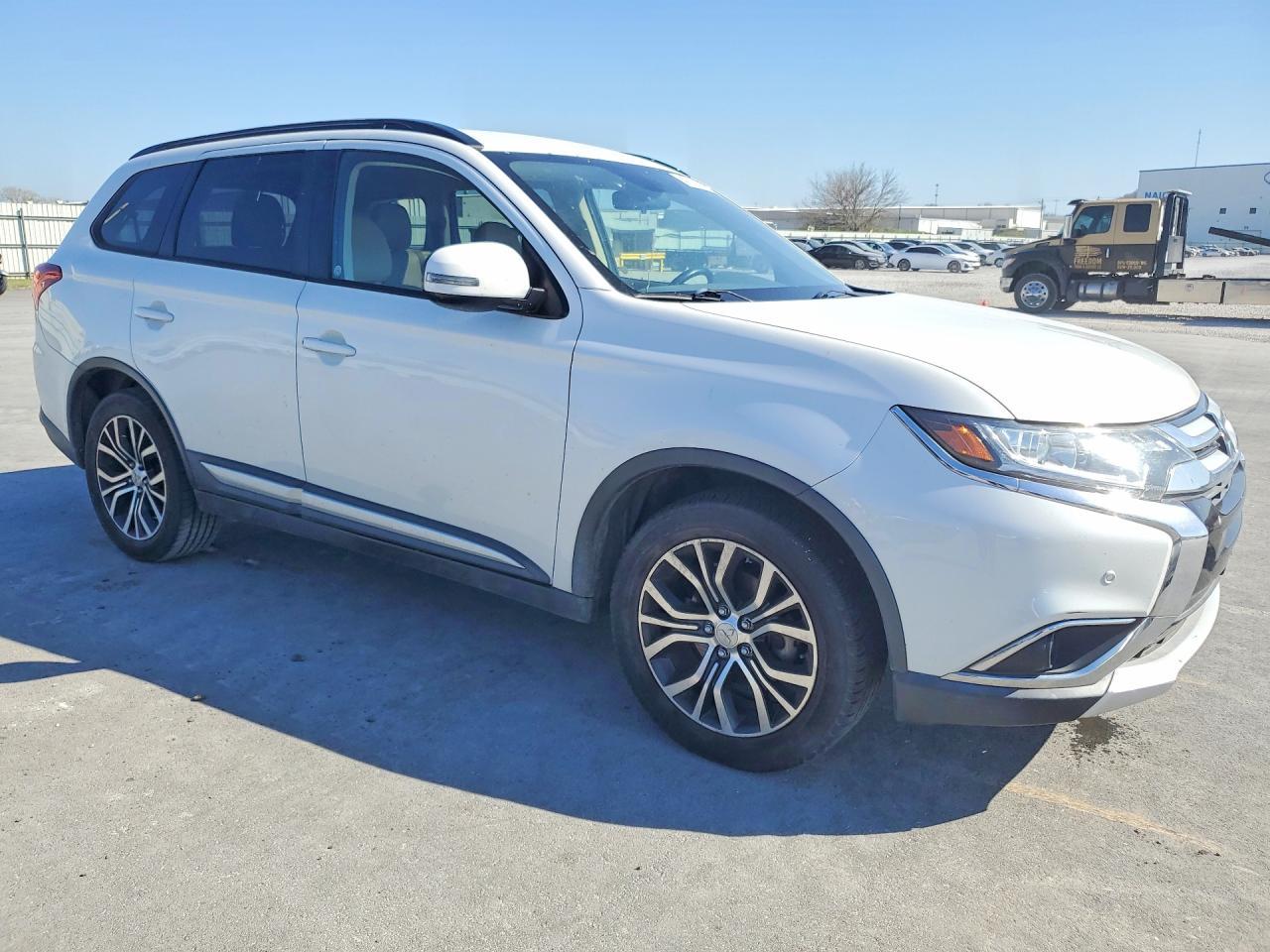 2016 Mitsubishi Outlander Se - Image 4