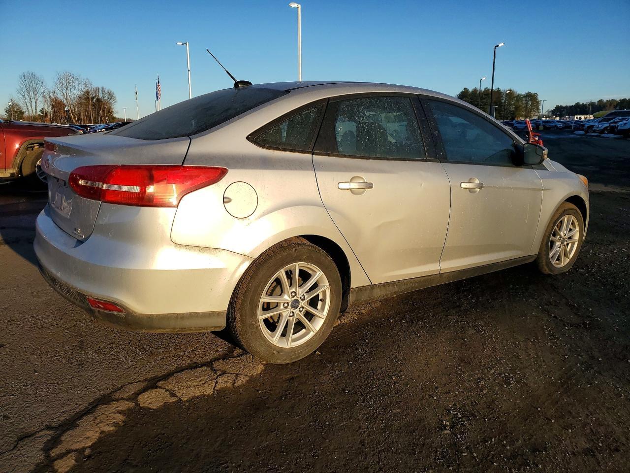 2016 Ford Focus Se - Фото 3