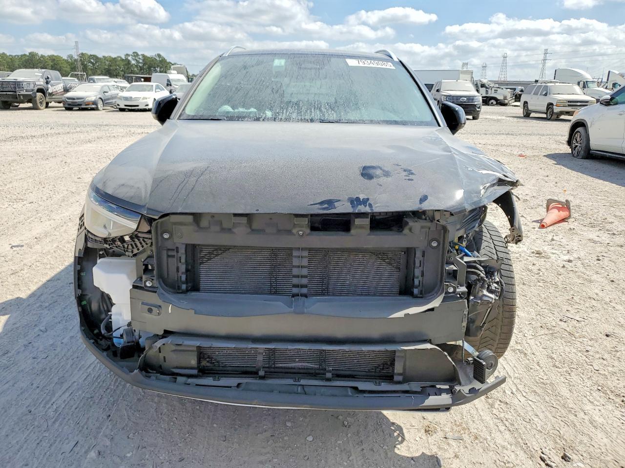 2025 Volvo Xc40 Core - Фото 5