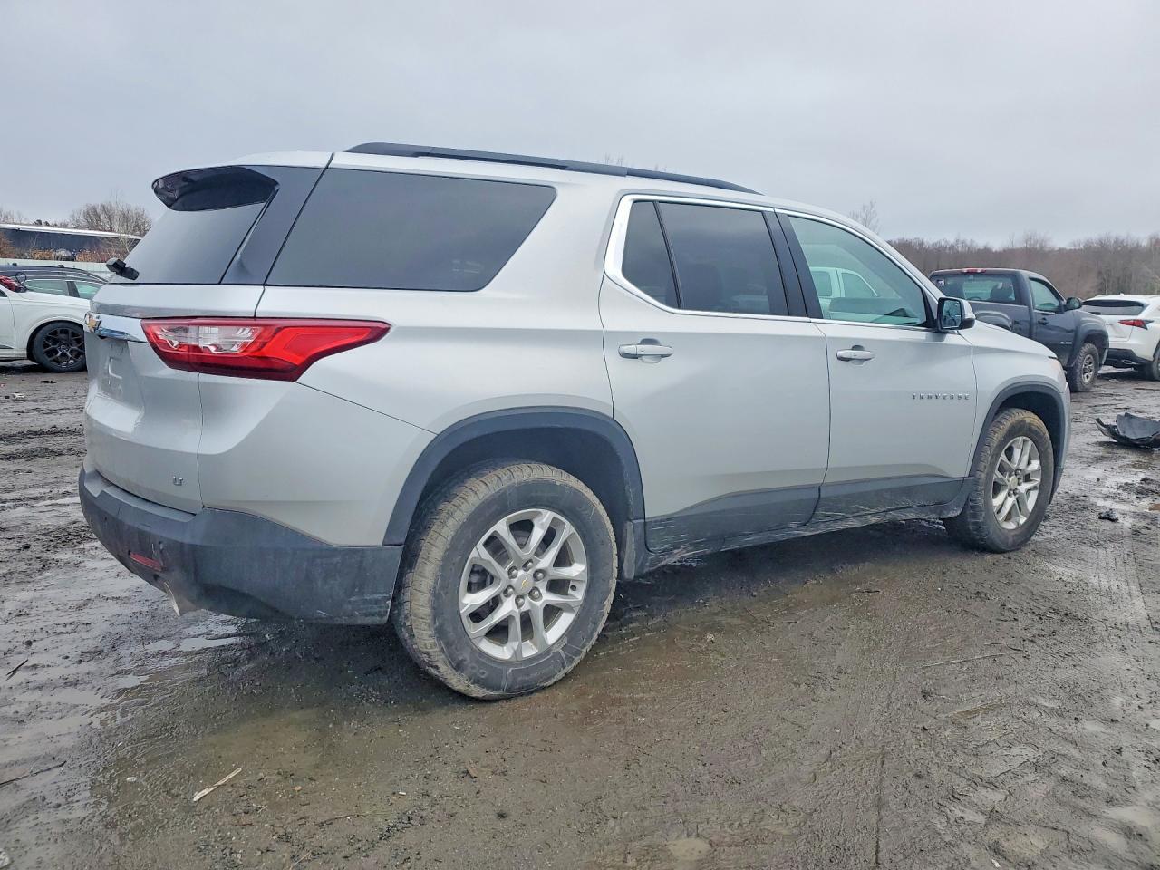 2019 Chevrolet Traverse Lt - Image 3