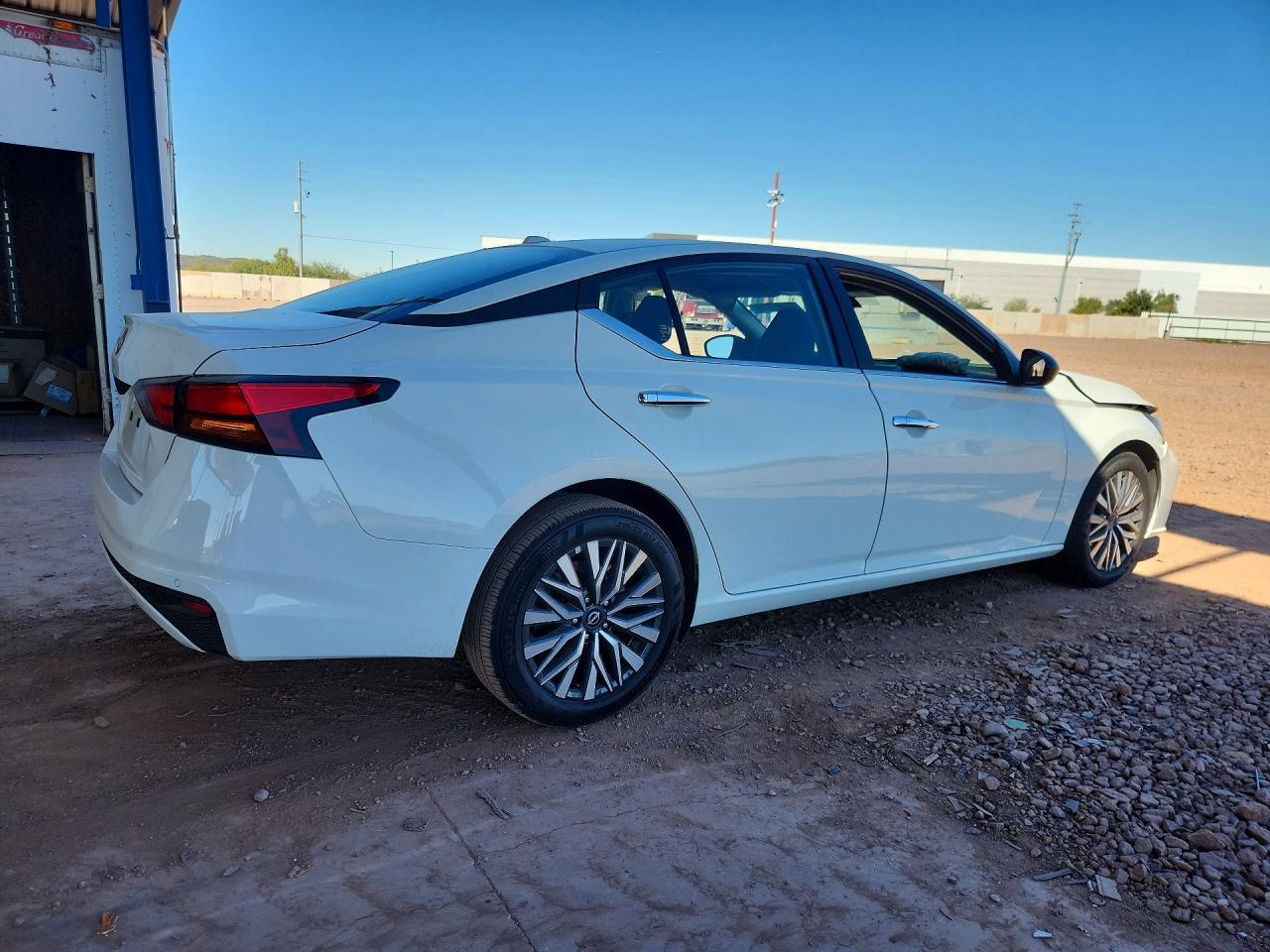 2025 Nissan Altima 2.5 Sv - Image 3