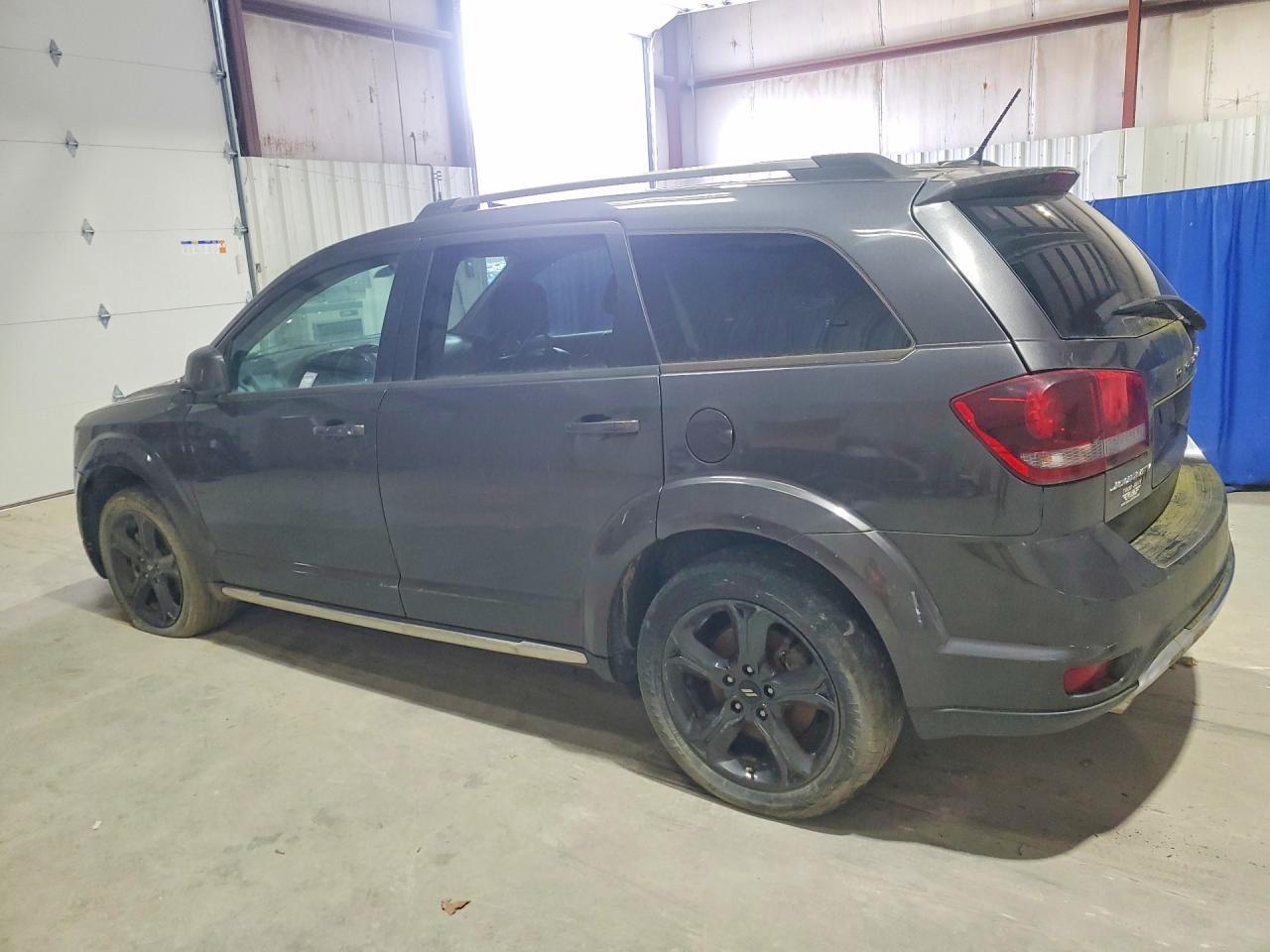 2018 Dodge Journey Crossroad - Image 2