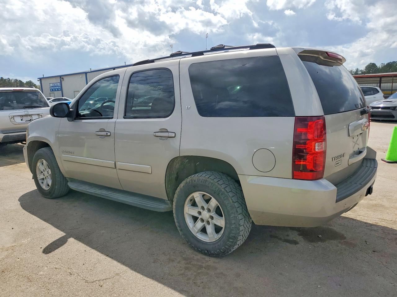 2007 Chevrolet Tahoe C1500 - Фото 2