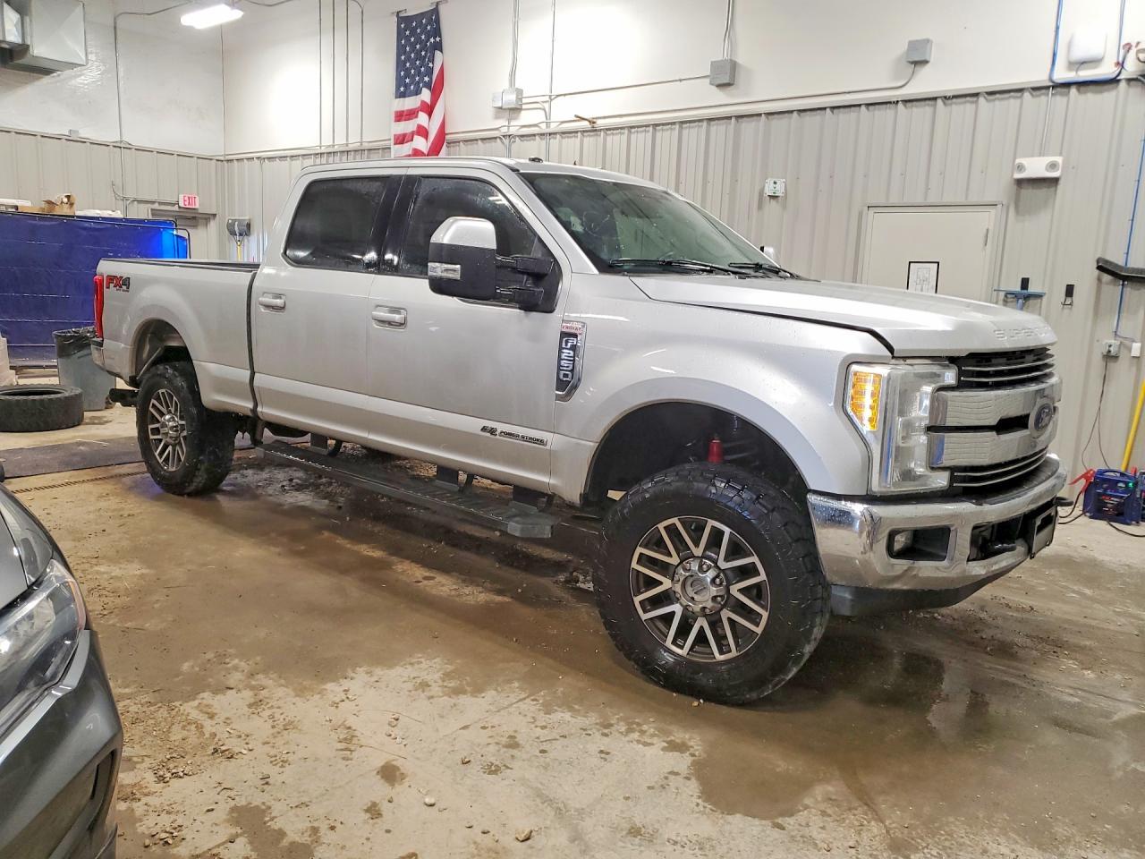 2017 Ford F250 Super Duty - Фото 4