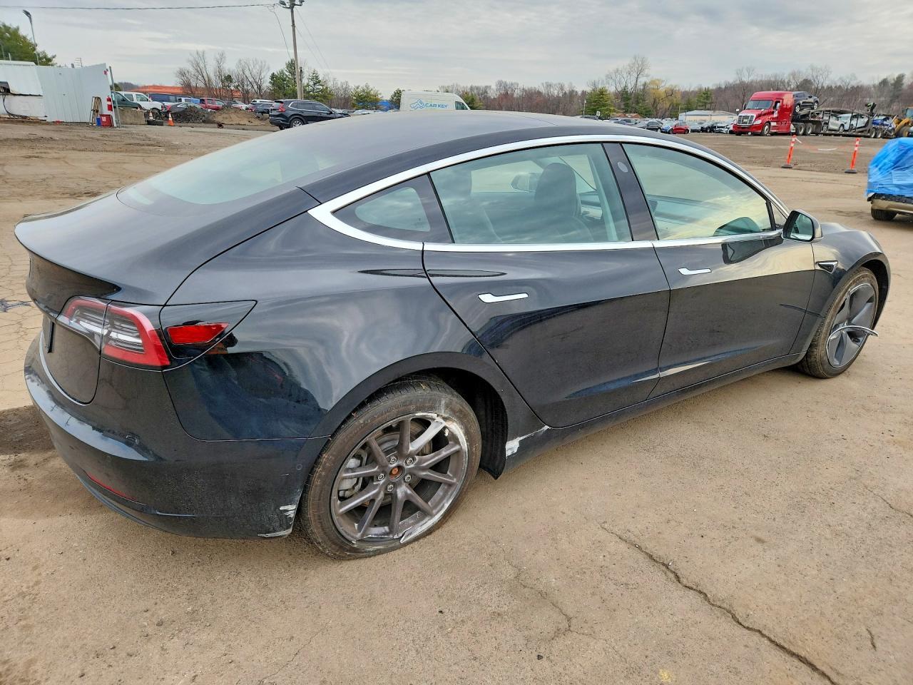 2019 Tesla Model 3 - Фото 3
