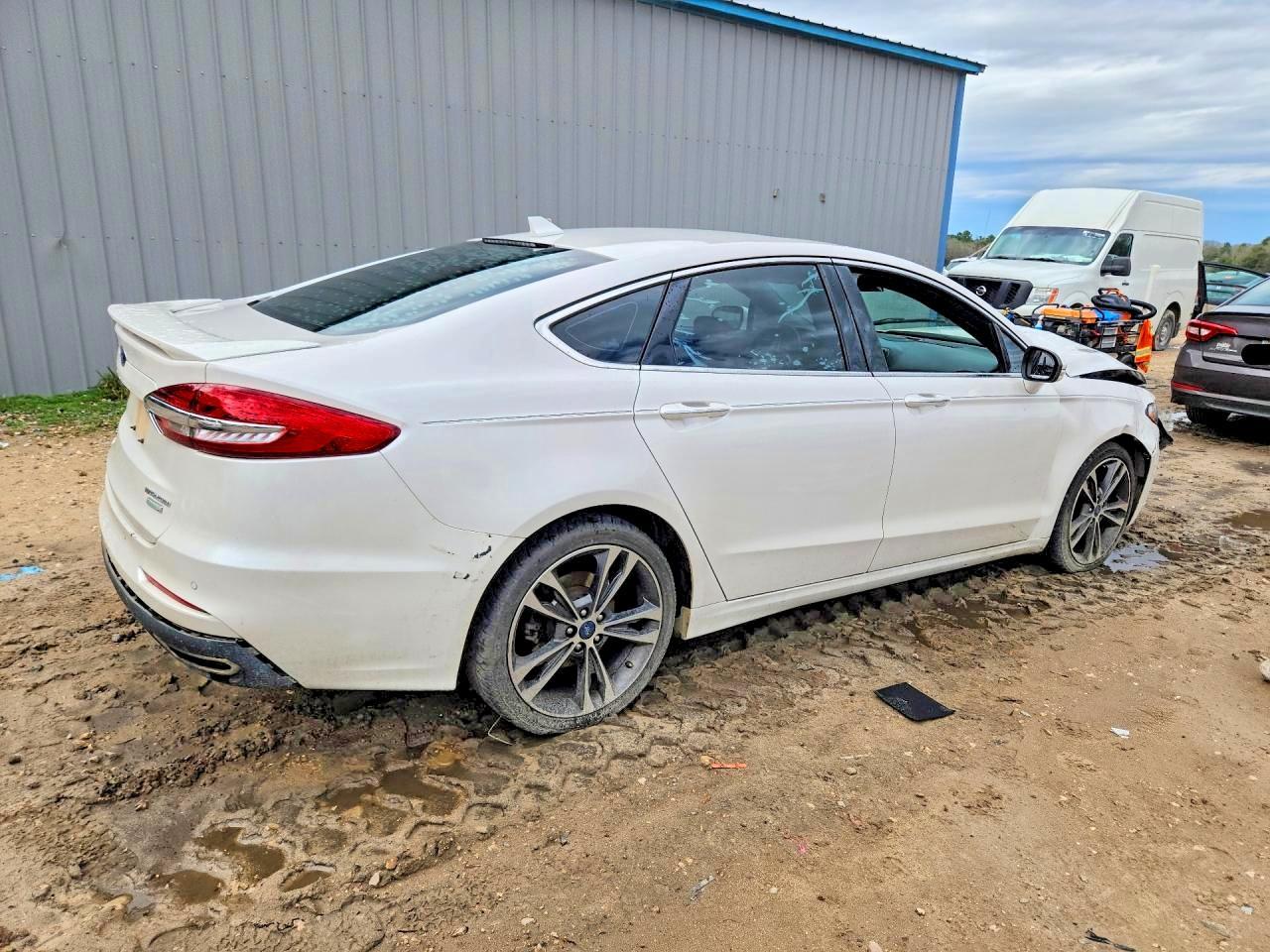 2019 Ford Fusion Titanium - Фото 3