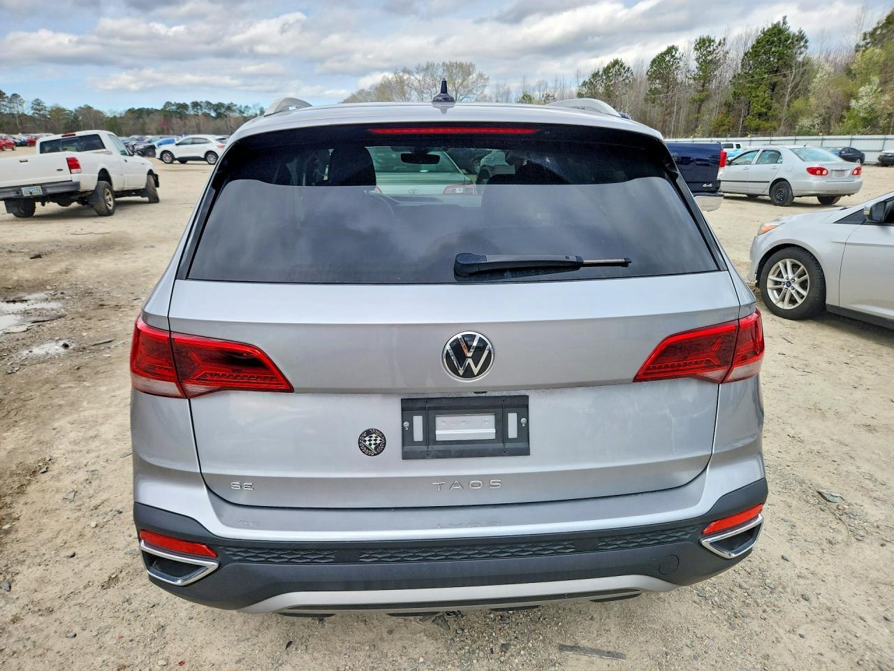 2024 Volkswagen Taos Se - Image 6