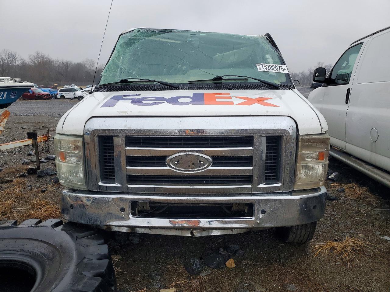 2009 Ford Econoline E250 Van - Image 5