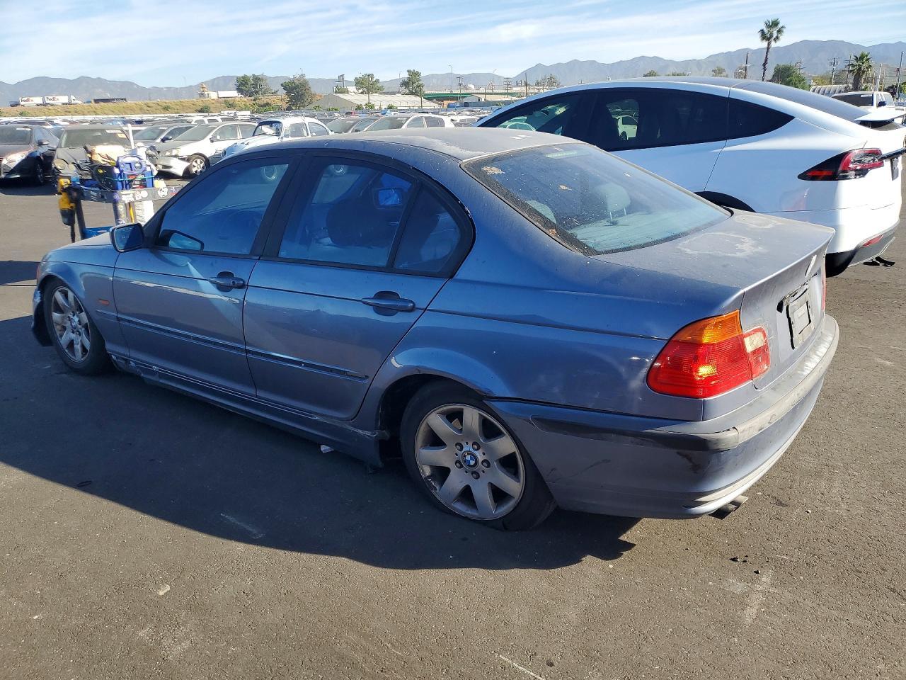 2001 BMW 325 I - Фото 2