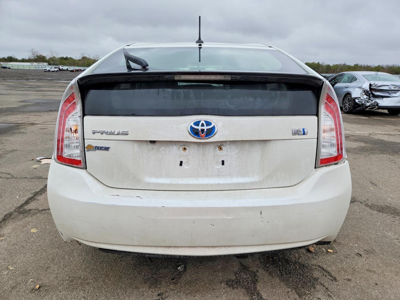 2015 Toyota Prius Persona Series - Image 6