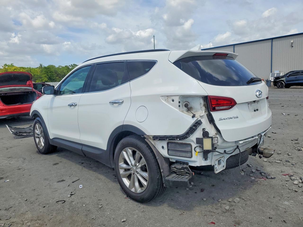 2017 Hyundai Santa Fe Sport 2.0T - Фото 2