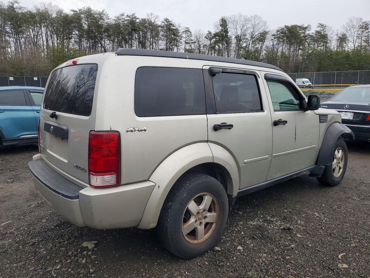 2009 Dodge Nitro Se - Фото 3