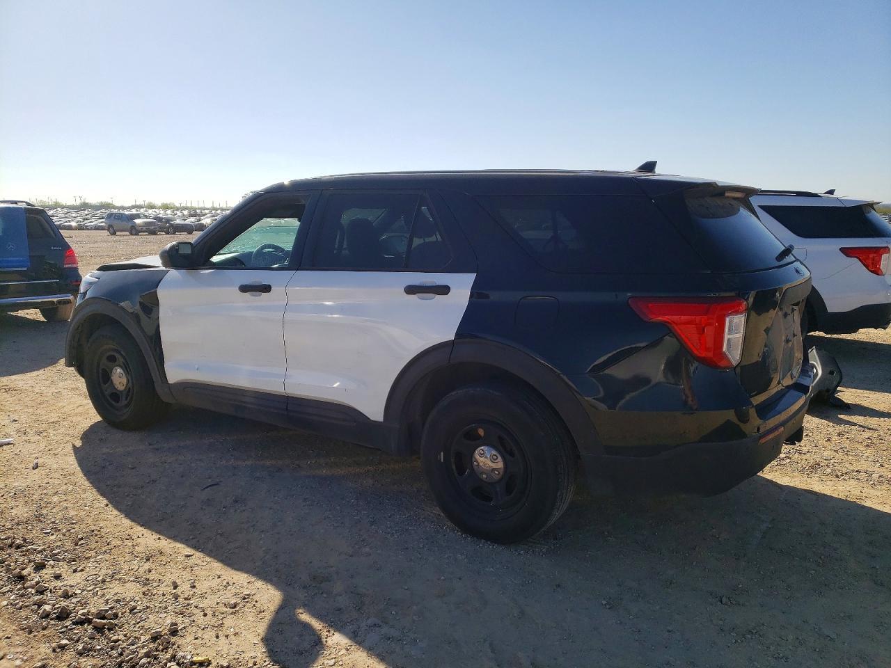 2024 Ford Explorer Police Interceptor - Image 2