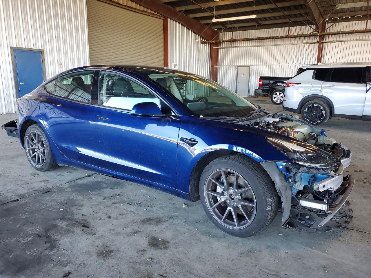 2022 Tesla Model 3 - Image 4