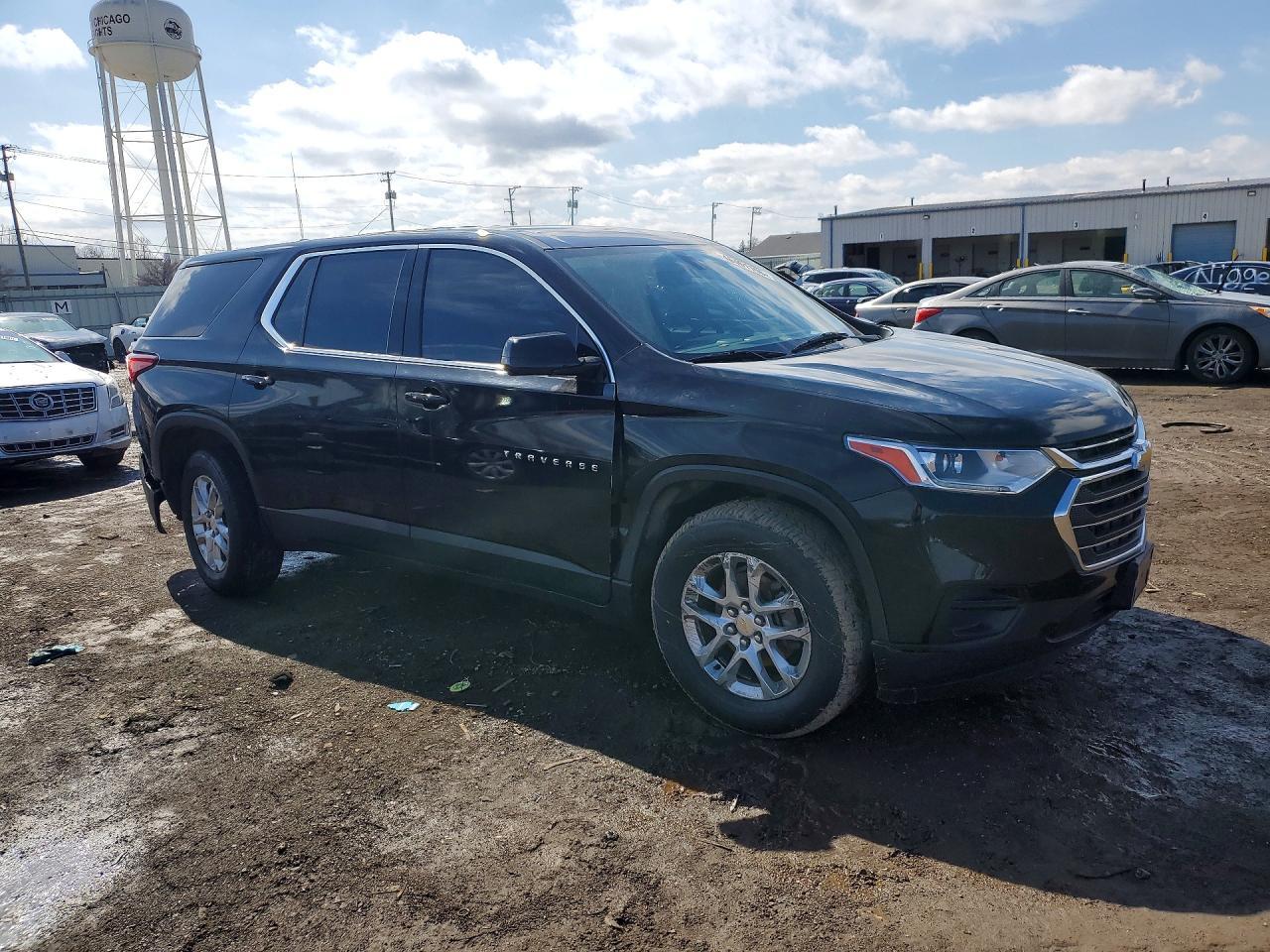 2018 Chevrolet Traverse Ls - Фото 4