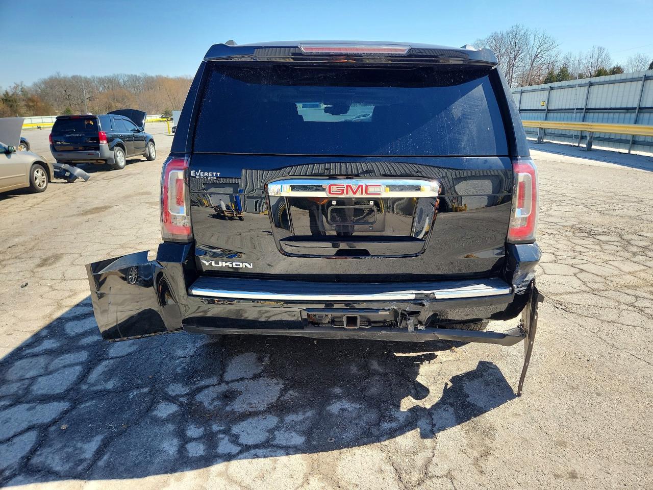 2016 GMC Yukon Denali - Фото 6