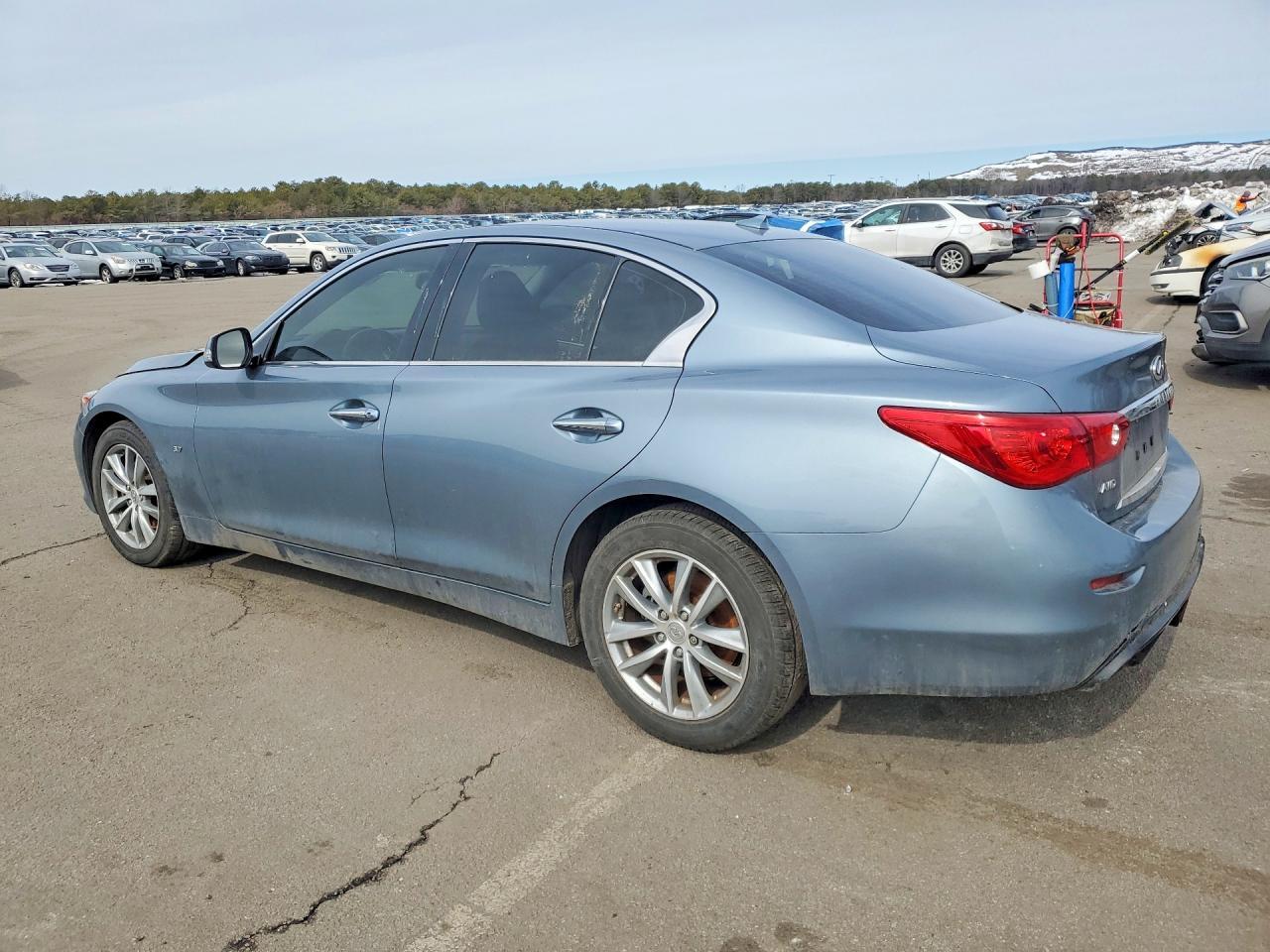 2015 Infiniti Q50 Premium - Фото 2